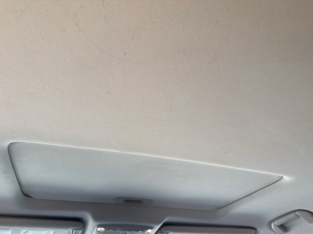 Used 2020 White Nissan Platinum image 17