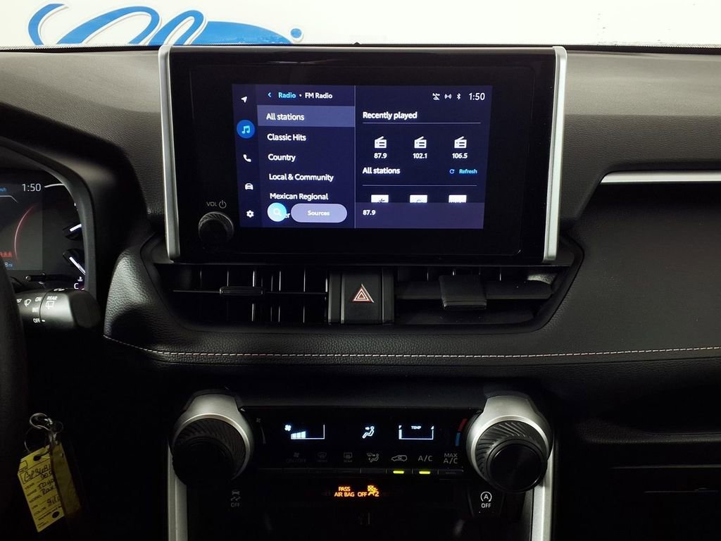2025 Toyota RAV4 LE - Photo 23