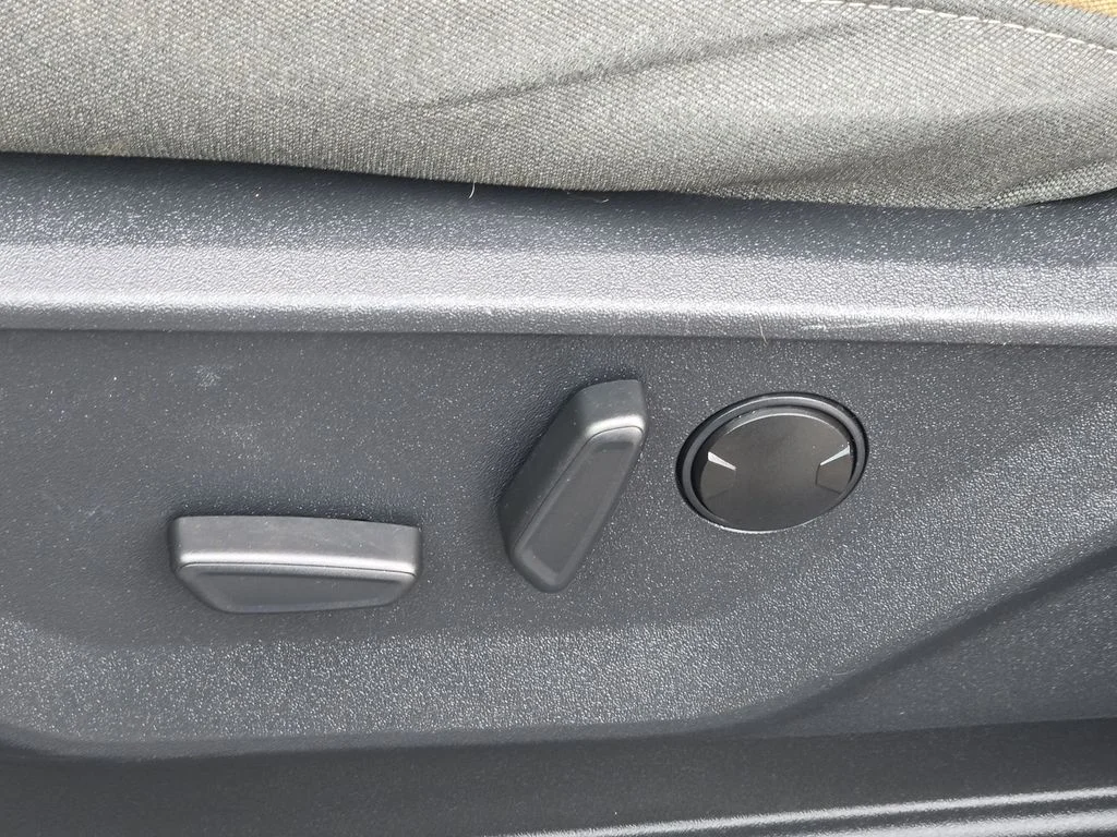 Used 2023 Blue Metallic Ford XLT image 24