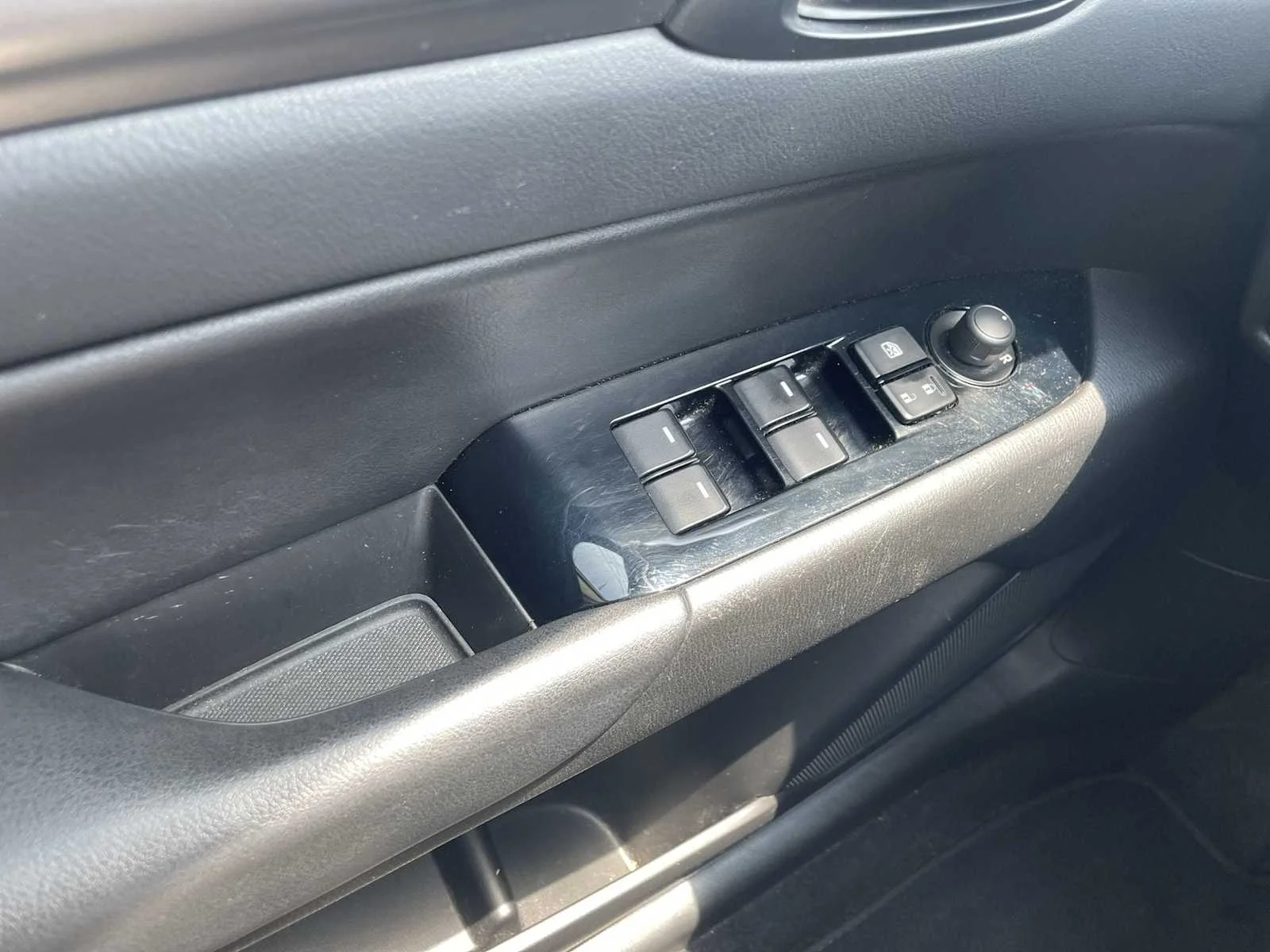 Used 2019  Mazda Touring image 22