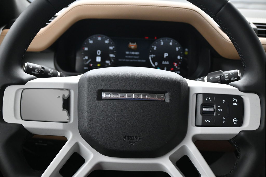 New 2026 White Land Rover X-Dynamic SE image 16
