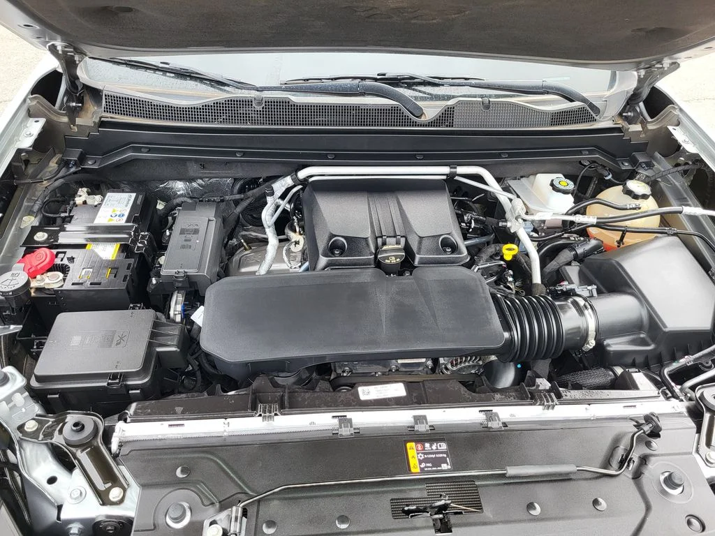 Used 2024 Sterling Metallic GMC AT4X image 22