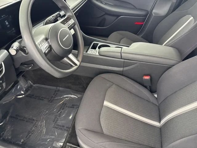 Used 2025 White Hyundai SEL image 24