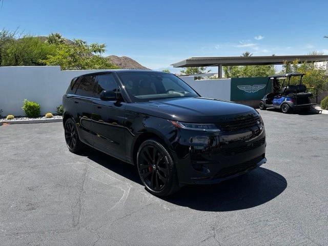 Used 2025 Santorini Black Metallic Land Rover Dynamic SE image 3