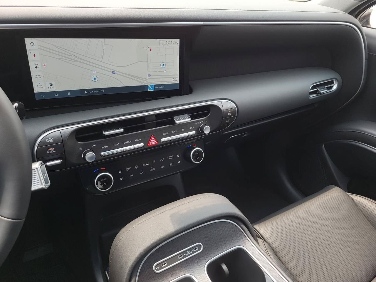New 2027 Creamy White Pearl Hyundai Limited 7P image 18