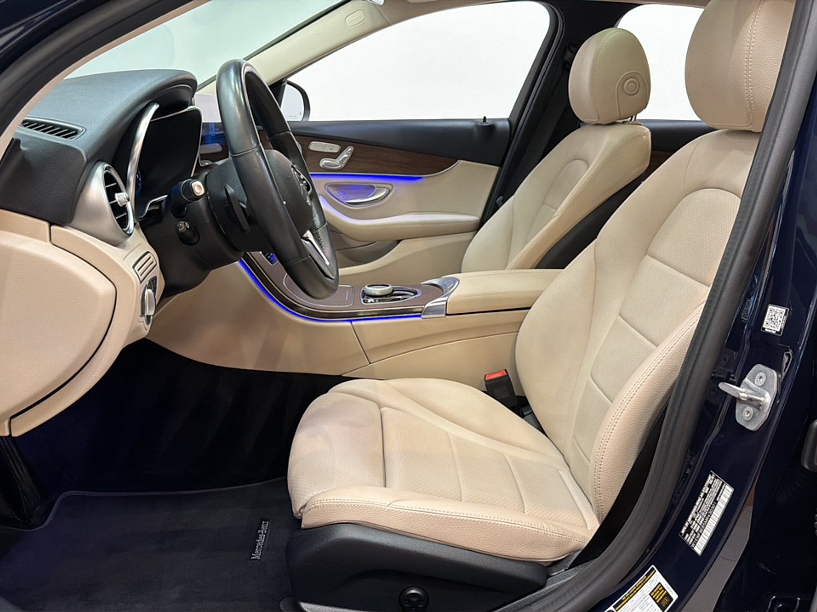 Used 2021 Lunar Blue Metallic Mercedes-Benz 4MATIC® Sedan image 11