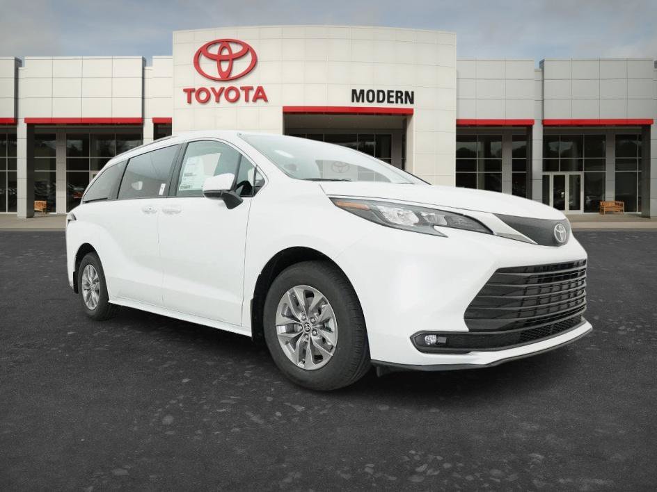 New 2026 Wind Chill Pearl Toyota XLE image 9