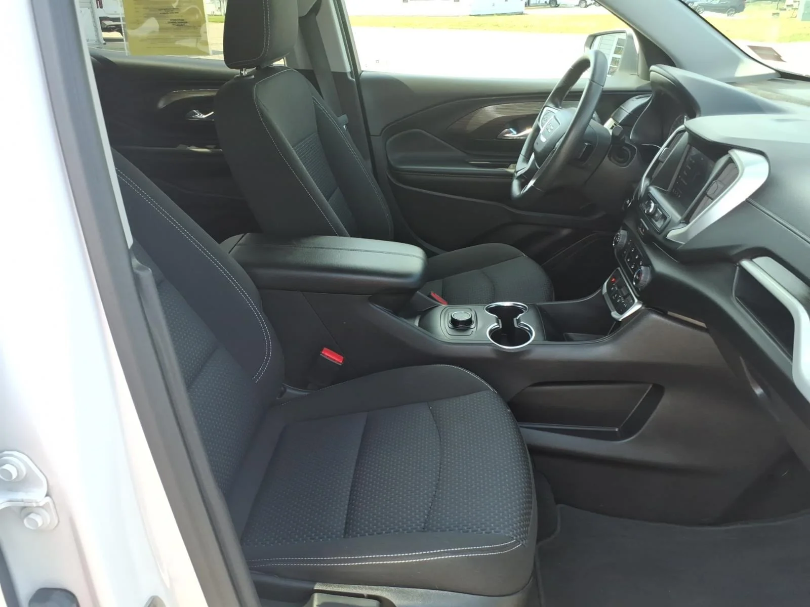 Used 2024 Summit White GMC SLE image 16