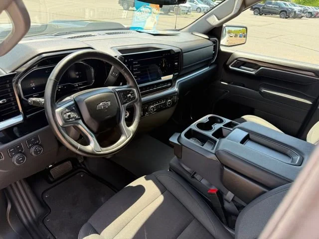 Used 2025 Summit White Chevrolet LT Trail Boss image 13