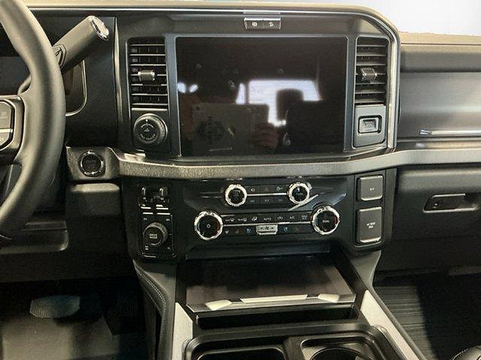New 2026 Glacier Gray Metallic Tri-Coat Ford F-250® Platinum® image 11