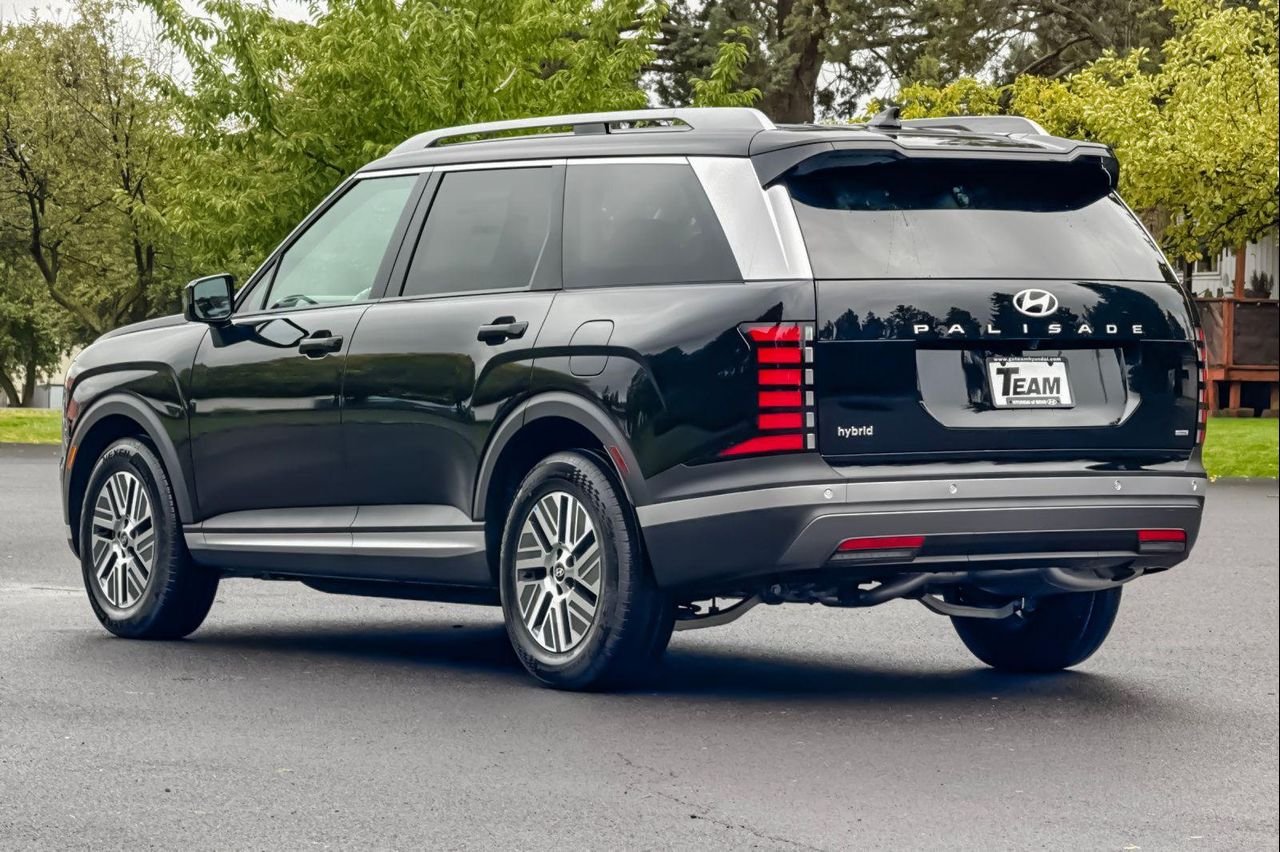 New 2027 Black Hyundai SEL 7P image 6