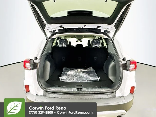 New 2026 Oxford White Ford Active image 27