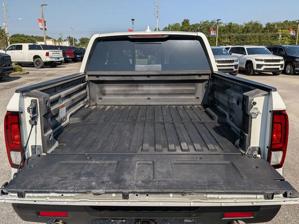 Used 2023 White Honda RTL image 30