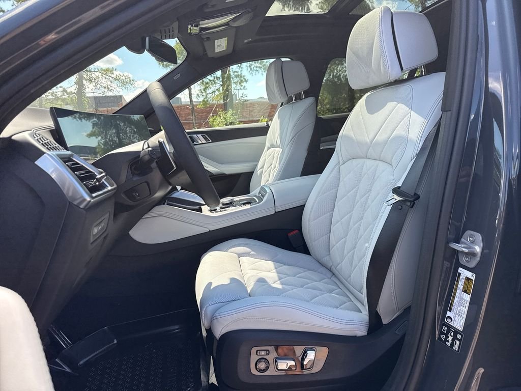 New 2027 Gray BMW xDrive40i image 10