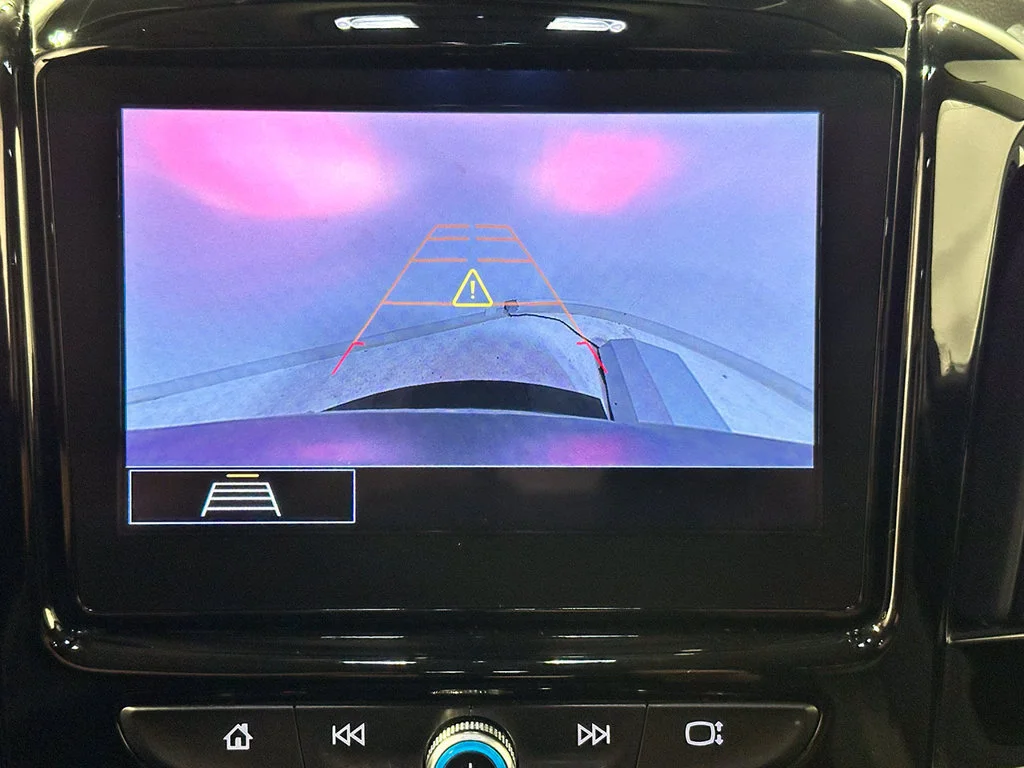 Used 2020 GRAPHITE METALLIC Chevrolet LT Leather image 4