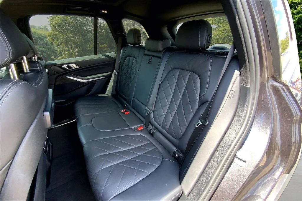 Used 2023 Gray BMW xDrive40i image 22