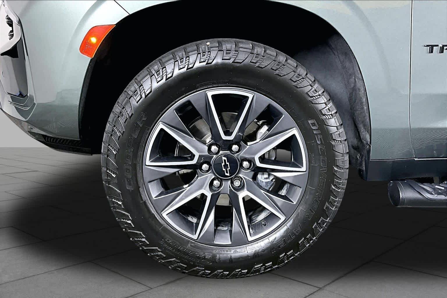 Used 2023 Silver Sage Metallic Chevrolet Z71 image 10