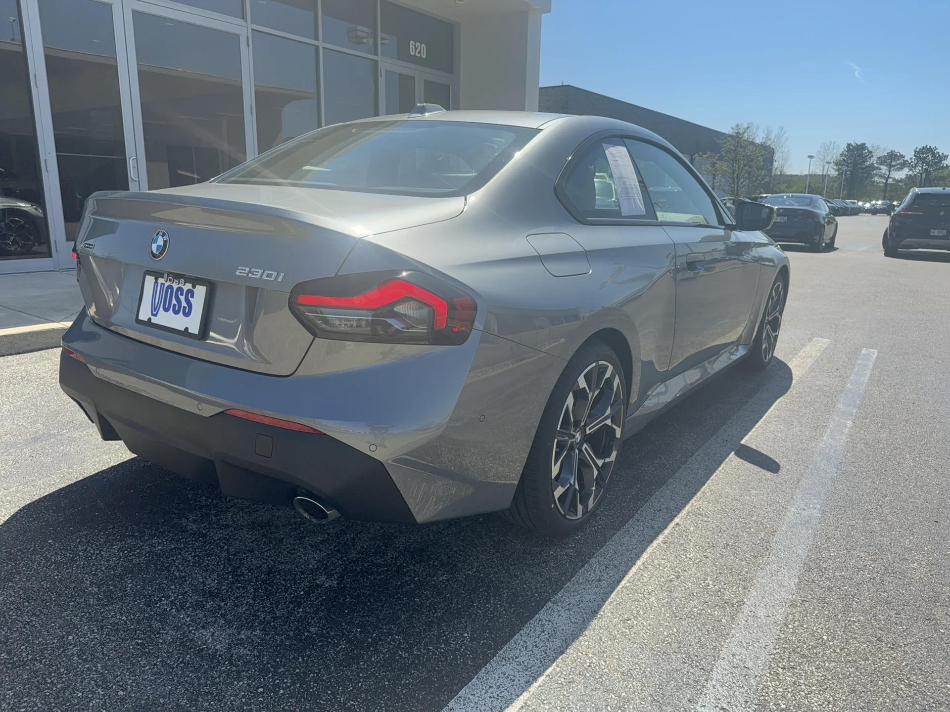 New 2025 Skyscraper Grey Metallic BMW i xDrive image 3