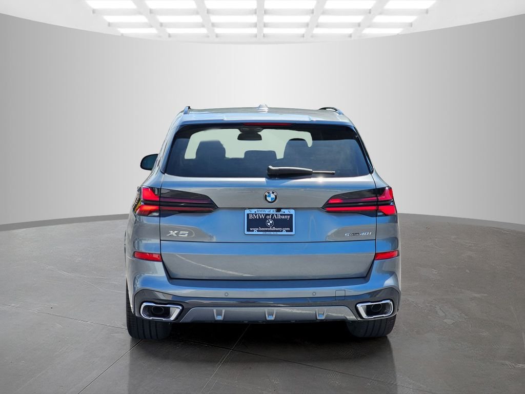 New 2026 Skyscraper Grey Metallic BMW sDrive40i image 5
