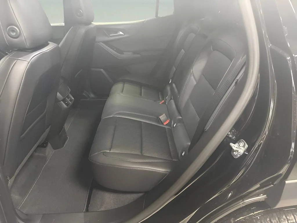New 2027 Mosaic Black Metallic Chevrolet LT image 12