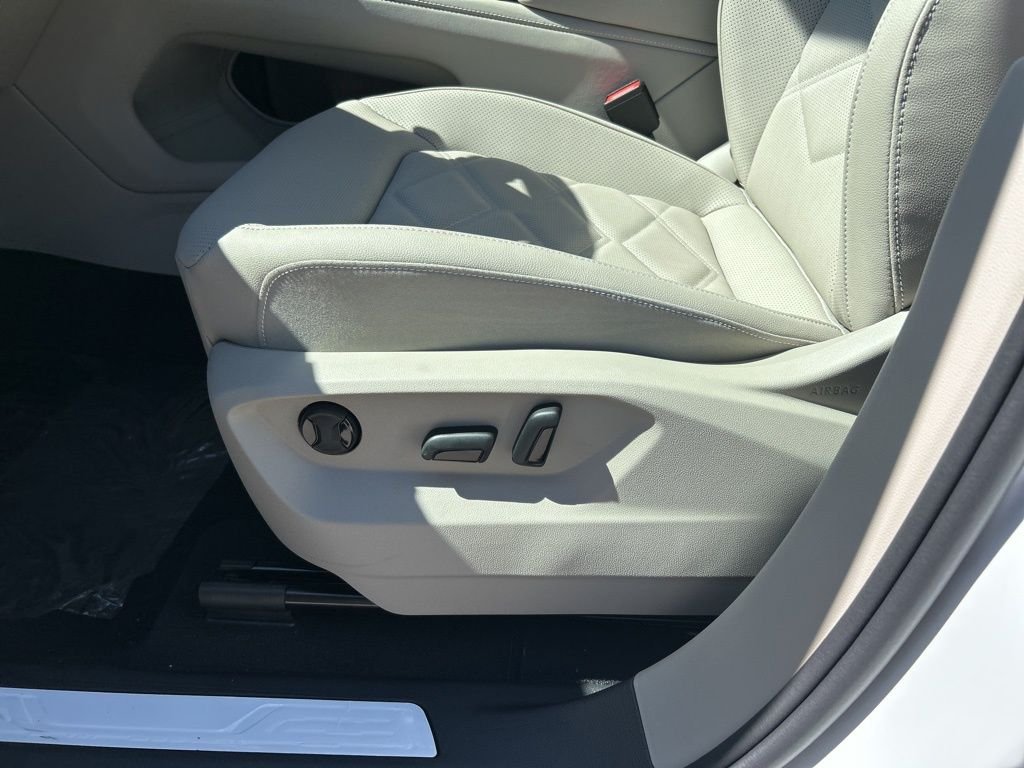 2026 Volkswagen Atlas SE w/Tech - Photo 10