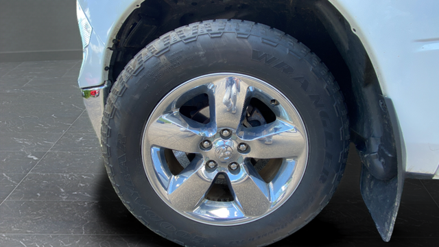 Used 2019 Bright White Clearcoat Ram Big Horn image 28