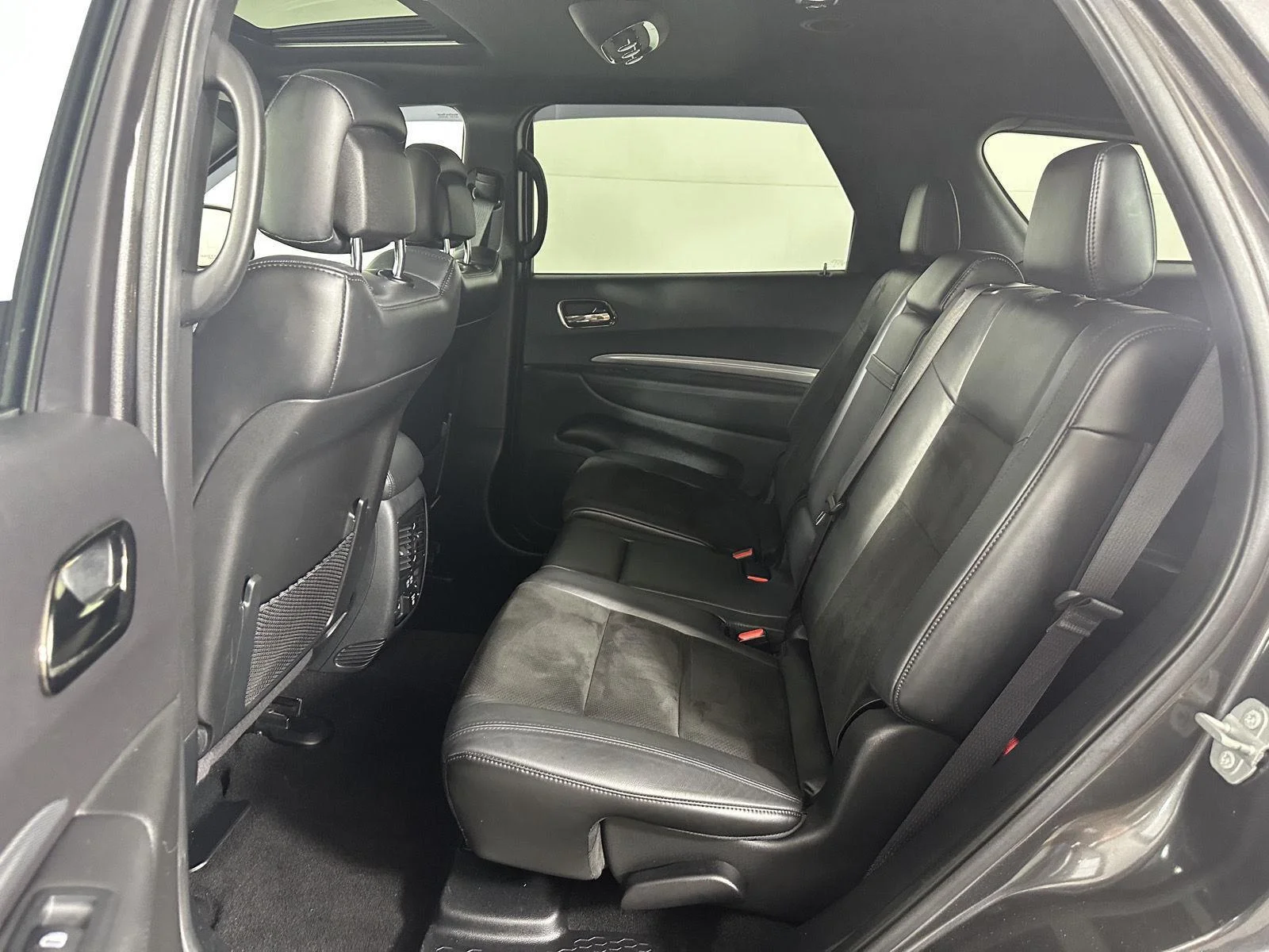 Used 2020 Granite Crystal Metallic Dodge R/T image 37