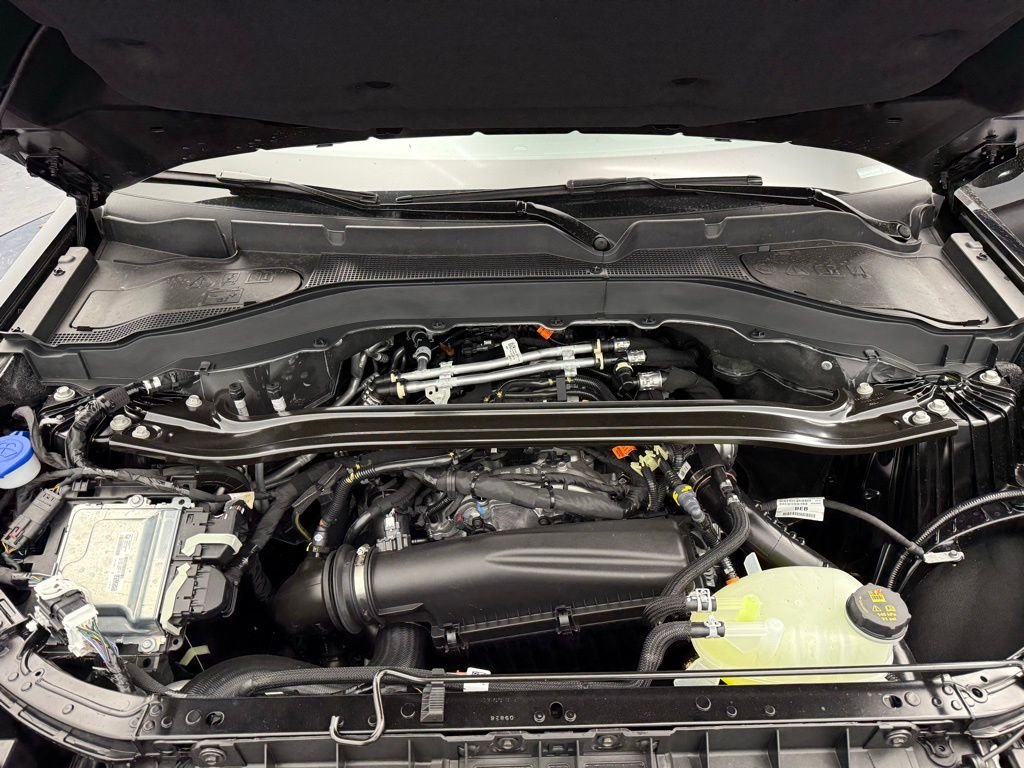 New 2026 Agate Black Metallic Ford Platinum™ image 8