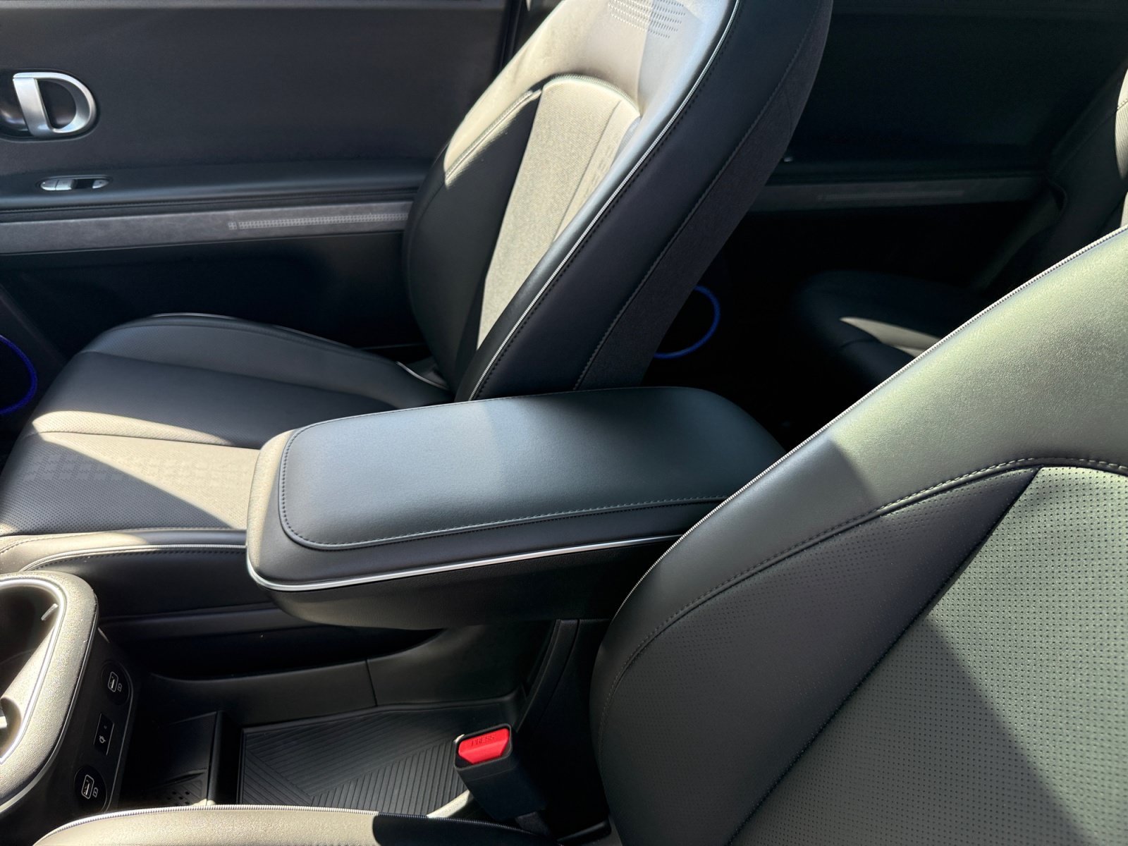 Certified Used 2024 Cyber Gray Hyundai Limited image 14