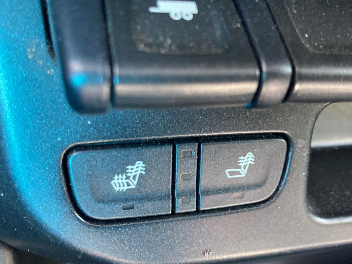 Used 2018 BLACK Chevrolet 4WD Z71 image 16