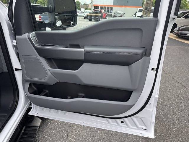 New 2026 Oxford White Ford F-350® XL image 14