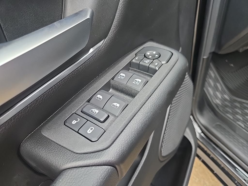 New 2026 Diamond Black Crystal Pearl-Coat Exterior Paint RAM Big Horn/Lone Star image 39