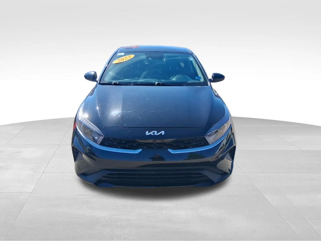 Used 2023 Black Kia LXS image 2