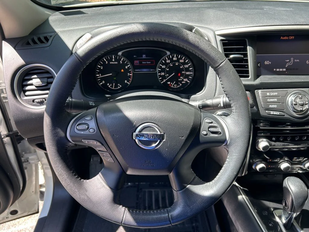 Used 2017 White Nissan SV image 21