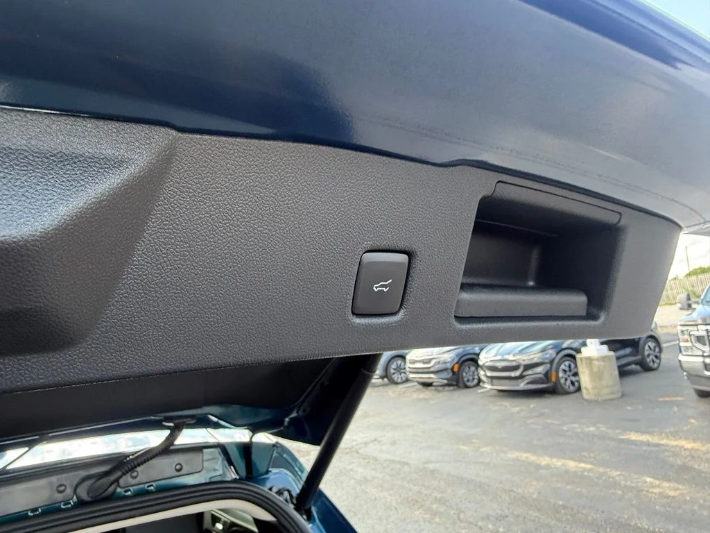 Used 2020 Green Metallic Ford SEL image 41