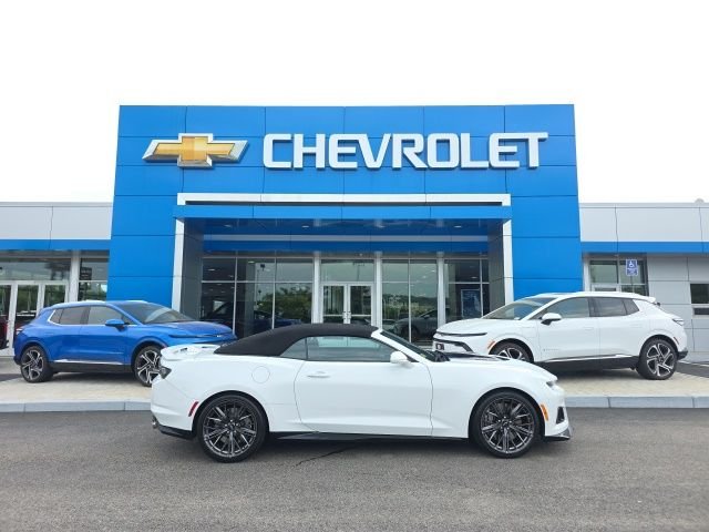 Used 2023 White Chevrolet ZL1 image 4