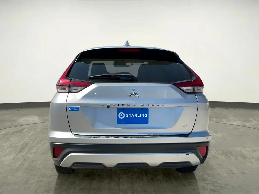Used 2022  Mitsubishi SE image 7