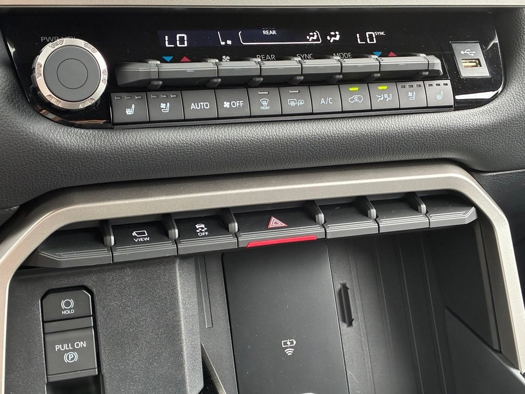 Used 2026  Toyota Limited image 30