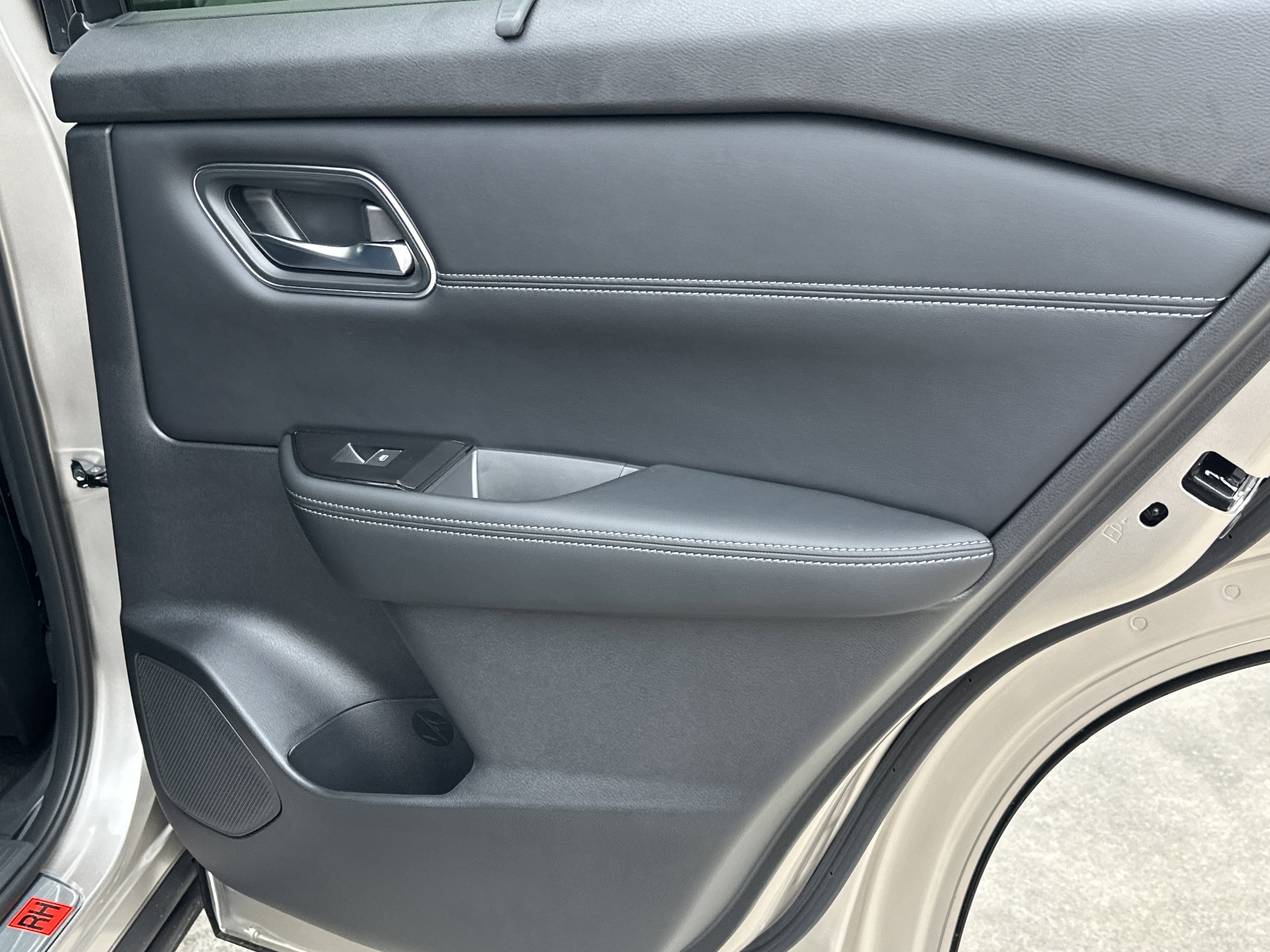 2026 Nissan Rogue Platinum - Photo 17