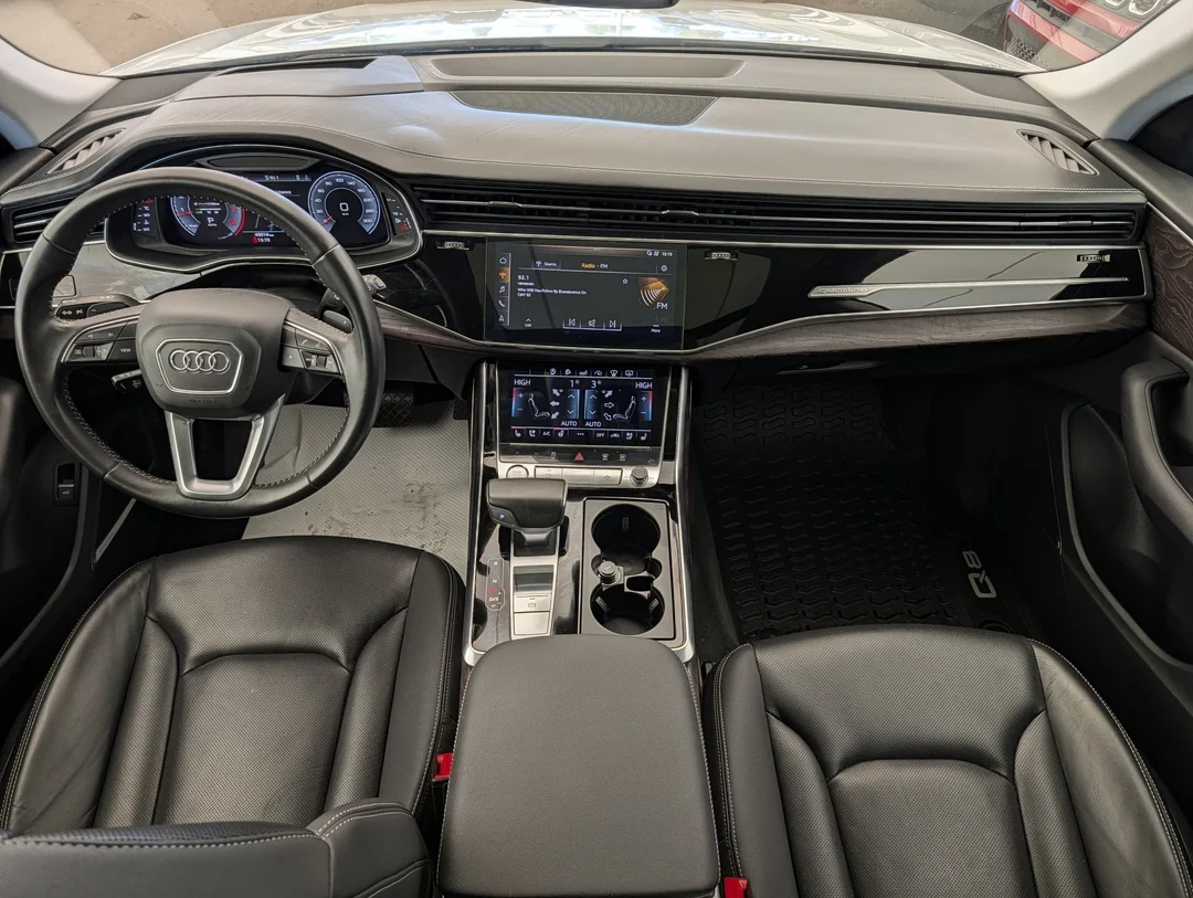 Used 2019  Audi Technik - S-Line - Leather - Sunroof - HUD - Healed/Ventilated Seats image 24