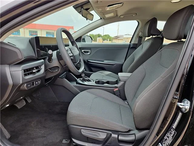 Used 2025 White KIA LXS (IVT) image 11