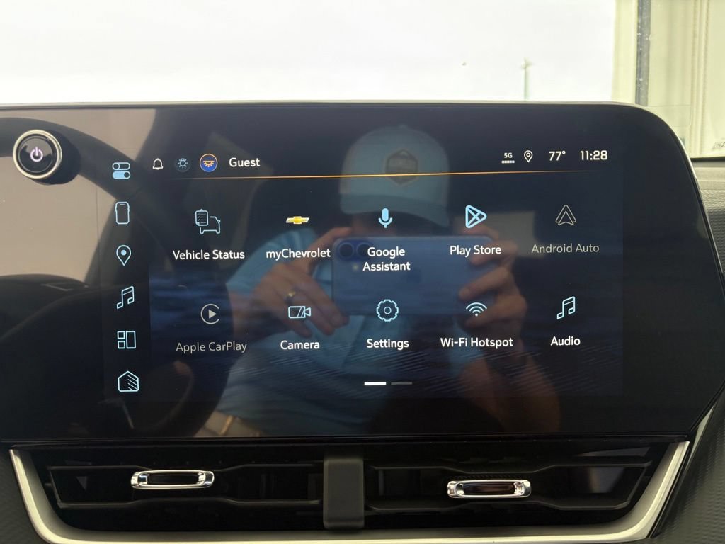 2027 Chevrolet Equinox LT - Photo 8