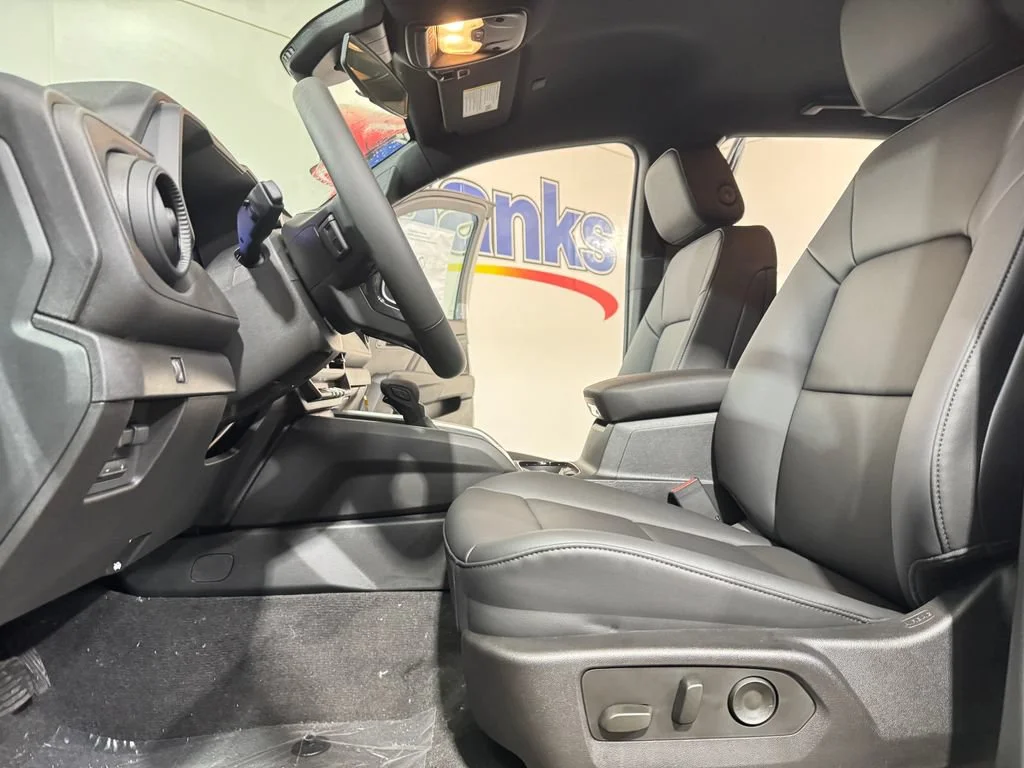 2026 Chevrolet Colorado Trail Boss - Photo 8
