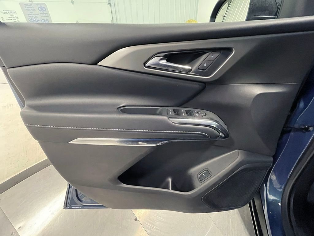 Used 2025 Lakeshore Blue Metallic Chevrolet LT image 23