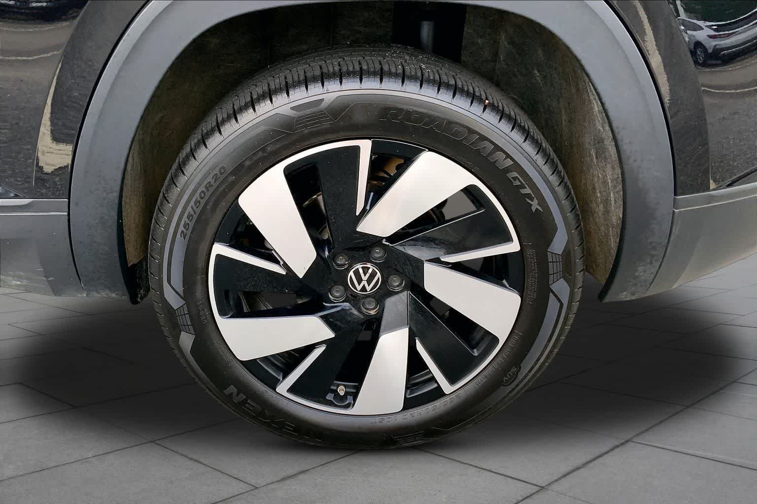 Used 2026 Deep Black Pearl Volkswagen 2.0T SE w/Technology image 10