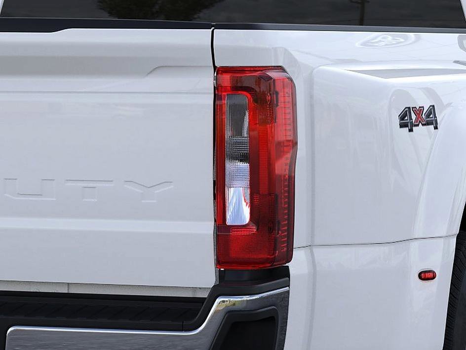 New 2026 Oxford White Ford F-350® XLT image 21
