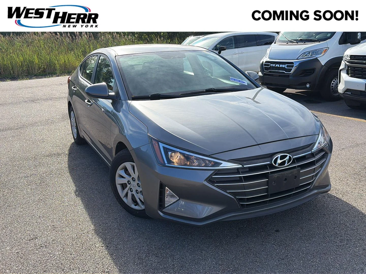 Used 2019 Machine Gray Hyundai SE image 1