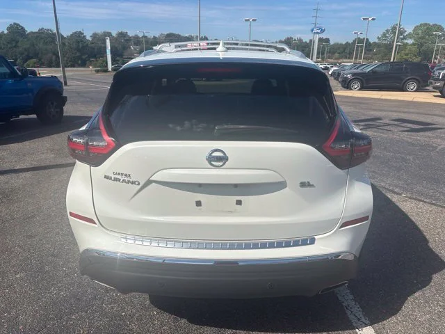 Used 2020 White Nissan SL image 18