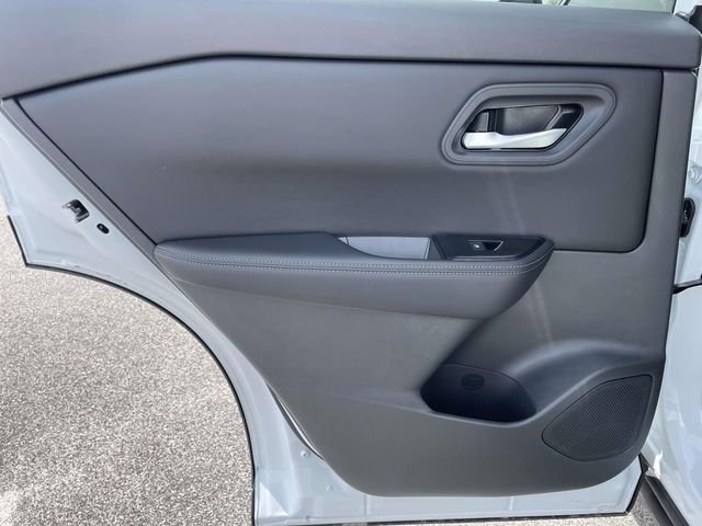 2026 Nissan Rogue SV - Photo 11