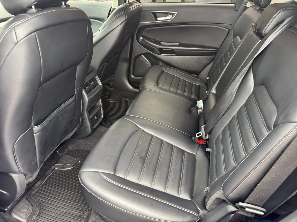 Used 2024 Blue Ford SEL image 9